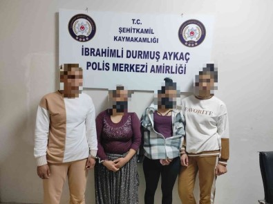 Polisten Kaçarken Çaldiklari Parayi Etrafa Saçan 4 Süpheli Yakalandi