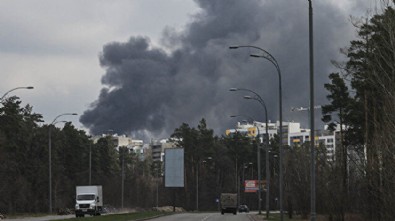 Rusya: Yüksek hassasiyetli silahla Kiev’de tank tamir fabrikasını vurduk