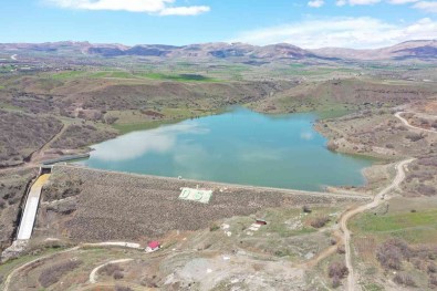 Tunceli'de Dolan Barajin Kapaklari Açildi, Tahliye Basladi