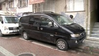 Arkadaslarinin Kavgasina Katilmak Için 2'Inci Kattan Atlayan Genç Yaralandi
