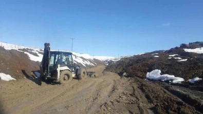 Erzurum-Tekman Karayolu Heyelan Nedeniyle Ulasima Kapandi