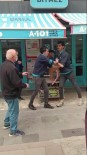 Ümraniye'de Tartistigi Müsteriye Keserle Saldirdi
