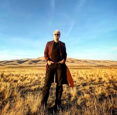 Ünlü oyuncu Tamer Karadağlı sosyal medya fenomenlerini topa tuttu! Ünlü olmayı meslek sanıyorlar!