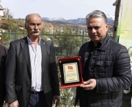 Yangindan Etkilenen Bölgelere Fidan Dagitiminda Duygu Dolu Anlar