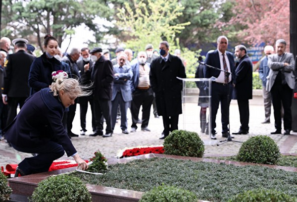 Sekizinci Cumhurbaşkanı Turgut Özal vefatının 29. yılında kabri başında anıldı!