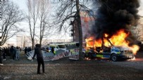 Avrupa ülkesi İsveç'te Kur’an-ı Kerim yaktılar!: Olaylar patladı, peş peşe nota verdiler
