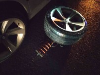 Lastigi Firlayan Aracin Sürücüsü Kazada Hafif Yaralandi