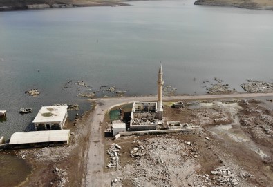 Sel Sulari Bogazköy Camisinin Minaresi Yikti