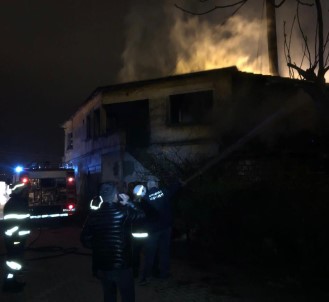 Firinin Odunlugunda Yangin Çikti