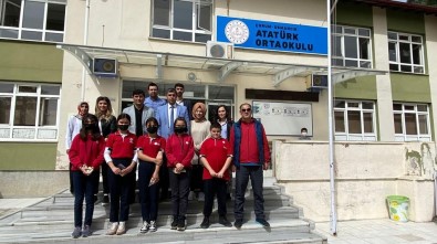 Kizilay'dan Atatürk Ortaokuluna Tesekkür Belgesi