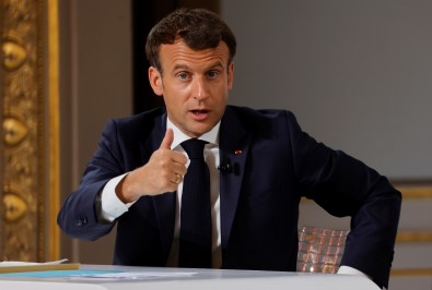 Macron, Paris'te Seçmenine Seslendi