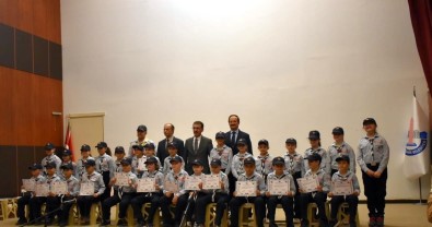 Minik Izcilerden Müthis Performans