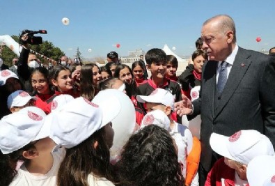 Başkan Erdoğan TBMM'de çocuklarla bir araya geldi! Gülümseten 'sigara' diyaloğu...