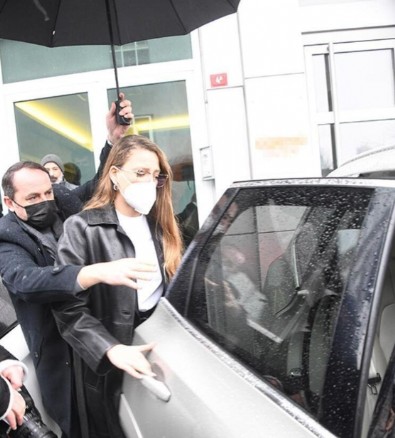 Serenay Sarıkaya atipik psikoz hastalığı olan sapığıyla uzlaşmadı! 'Allah katında eş kılındığımızı hissediyorum' diyerek saldırmıştı