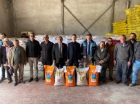 Altintas'ta Çiftçilere Yüzde 75 Hibeli Yaglik Ayçiçegi, Nohut Ve Kuru Fasulye Tohumu Dagitildi