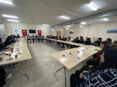 Rektör Türkmen, Aydintepe MYO Ögrencileriyle Iftar Yemeginde Bulustu