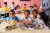 Sifir Atiktan Üretilen Oyuncaklar Köy Okulundaki Ögrencilere 23 Nisan Hediyesi Oldu Haberi