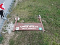 Sinop-Samsun Karayolunda Sehit Ormani Tabelasi Yikilmis Durumda