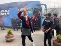 Trabzonspor, Adana Demirspor Maçi Hazirliklarini Tamamlayarak Adana'ya Gitti Haberi