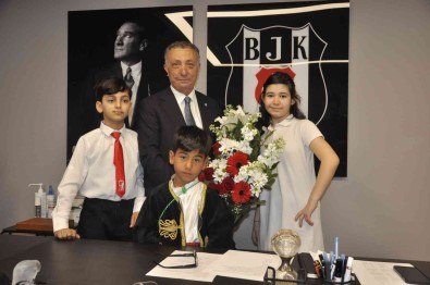 Besiktas'ta Temsili Baskan Yusuf Mert Dönmez Oldu