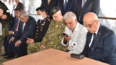 Cumhurbaşkanı Erdoğan'dan şehit babasına telefon: Kanları yerde kalmayacak