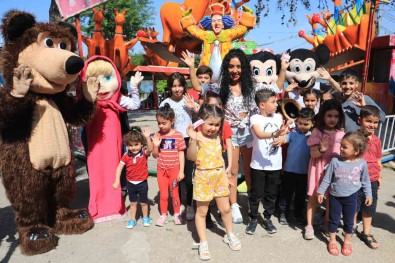 Hayalini Gerçeklestirip 5 Bin Çocugu Lunaparka Götürdü