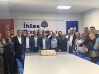 Türkiye Gazetesi'nin 52'Nci Yili Pasta Kesilerek Kutlandi