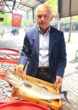 Bandirma'da 4 Kiloluk Levrek 500 Liraya Satildi