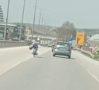 Motosiklet Üzerinde Akrobatik Hareketler Yapan Sürücüye Ceza