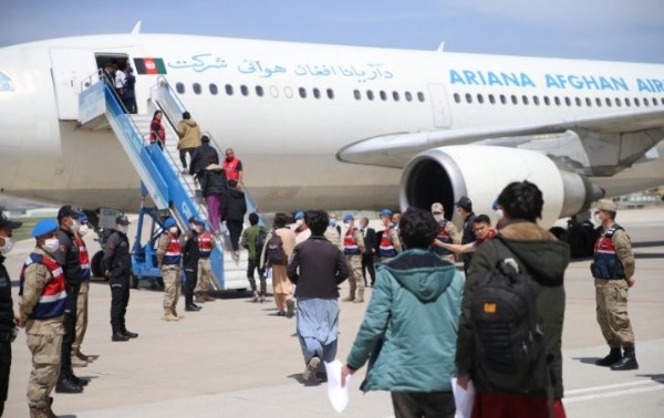 Afganistan uyruklu 227 düzensiz göçmen daha ülkelerine gönderildi!