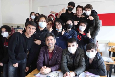 Bu Ögretmenin On Parmaginda On Marifet