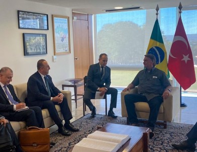 Disisleri Bakani Çavusoglu, Brezilya Devlet Baskani Bolsonaro Ile Bir Araya Geldi