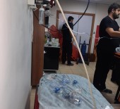 Lice'de Ölen Hastanin Yakinlari Saglik Çalisanlarina Saldirdi, Hastane Savas Alanina Döndü