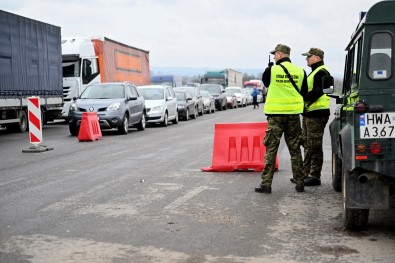 Ukrayna'yi Son 24 Saatte 45 Binden Fazla Kisi Terk Etti