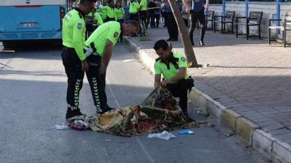 Pateniyle otobüse tutunmak isteyen 13 yaşındaki çocuk hayatını kaybetti