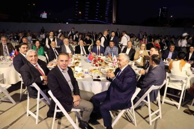 AK Parti Izmir'den 'Dünden Bugüne Yol Arkadaslarimizla Vefa Iftari' Programi