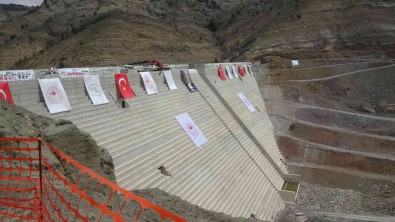 Bahçecik Baraji'nda Su Tutma Töreni Gerçeklestirildi