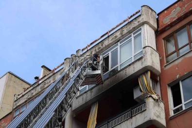 Ev Yangininda 6 Kisi Dumandan Etkilendi