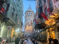 Galata Kulesi Çevresinde Iftar Heyecani