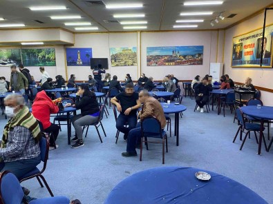 Izmir'deki 'Kolpaçino' Kumarhanesine Yine Baskin