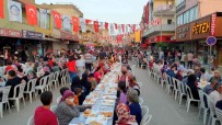 Osmaniye'de Binlerce Kisi Iftar Sofrasinda Bir Araya Geldi
