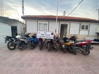 Bergama'da 2 Motosiklet Hirsizi Kiskivrak Yakalandi
