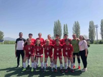 Bilecikspor Kadin Futbol Takimi Gollerine Devam Ediyor Haberi
