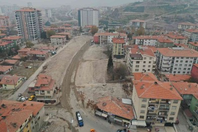 Altindag'da 3 Yilda Yaklasik 4 Bin 500 Metruk Yapi Yikildi