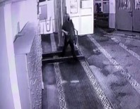 Hirsiz Begenmedigi Ayakkabiyi Digeriyle Degistirdi