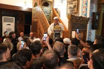 Kadir Gecesi'nde 'Hirka-I Serif' Ziyarete Açildi