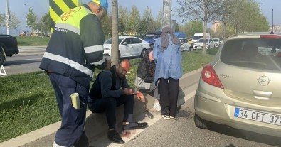 Kartal'da 5 Araç Birbirine Girdi, Kazayi Izleyen IETT Soförüne De Otomobil Çarpti