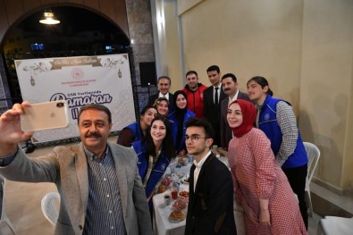 Vali Sildak, Genç Sporcularla Iftar Yapti