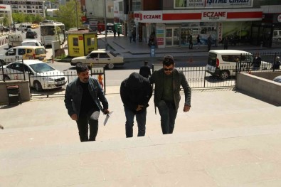 Velayet Kavgasinda Tartistigi Eski Esini Öldüren Sahis Gözaltina Alindi