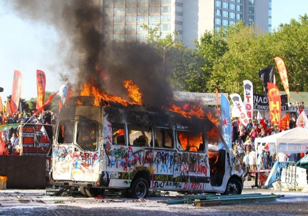 Kaos sevdalıları yine devrede! 117 isim Gezi Parkı olaylarının desteklendiği yazıya imza attı!